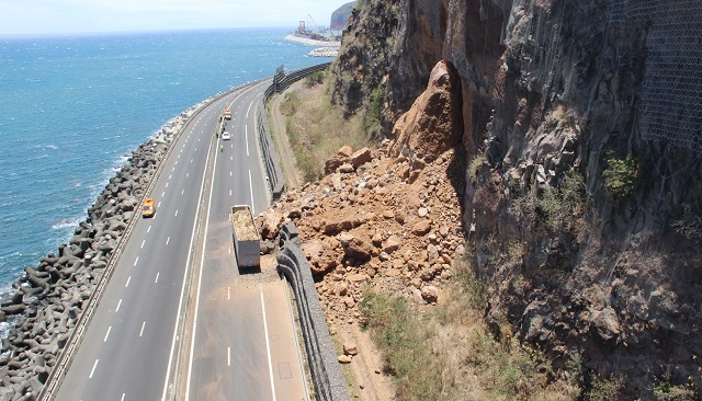 R&#233;union : s&#233;curisation d'urgence de la RN1