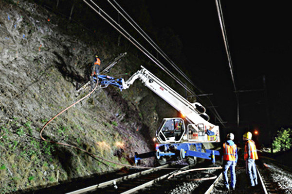 El&#233;vateurs gyroscopiques rail-route agr&#233;&#233;s SNCF